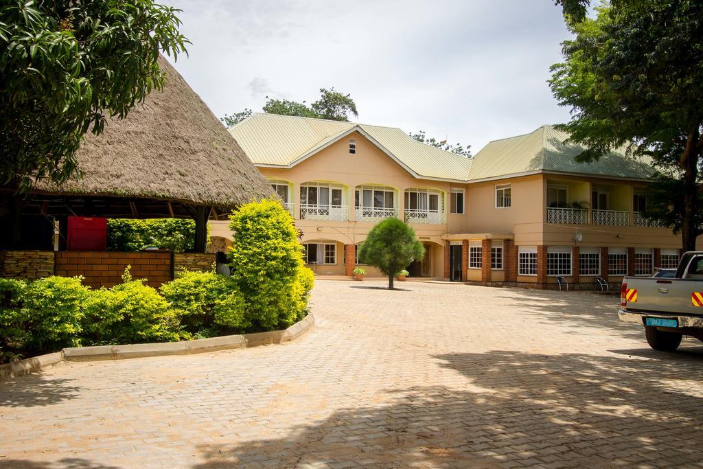 Jinja Safari Hotel Exterior foto